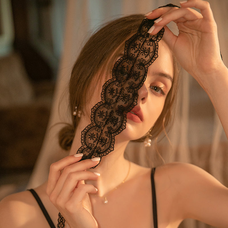 Seductive Lace Blindfold